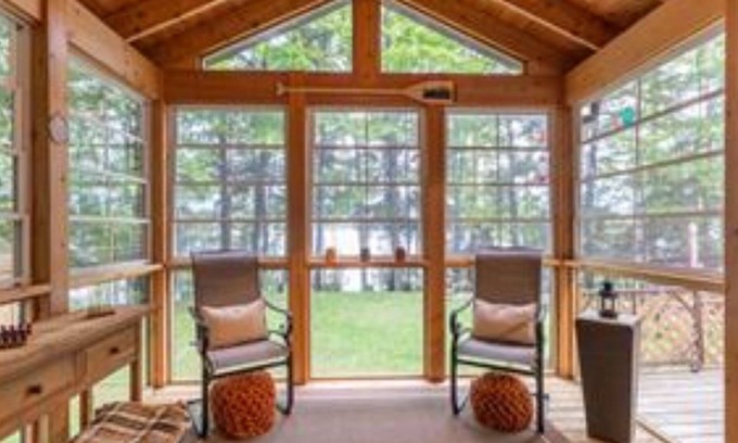 Algonquin Highlands Cabaña | Rustic and Spacious Lakefront Oasis. Sleeps 10, Endless fun!