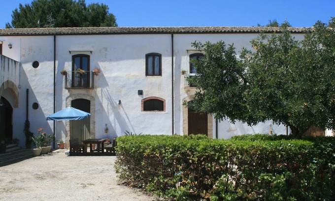 Partinico Apartamento | Apartamentos rústicos dentro del Baglio "Villa Vélez", cerca de Balestrate