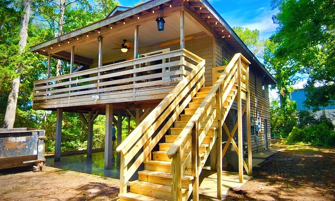 Atlantic Beach Casa | Rustic Beach Lodge, Treehouse Vibes, Half a Mile to the Ocean!