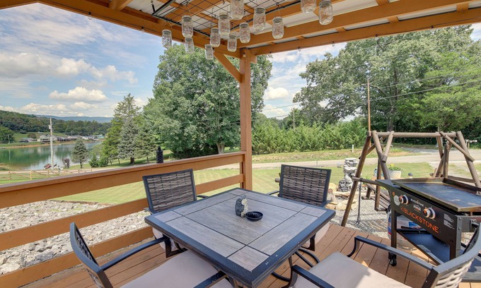 Bean Station Apartamento | Rustic Bean Station Studio w/ Deck & Water Views!