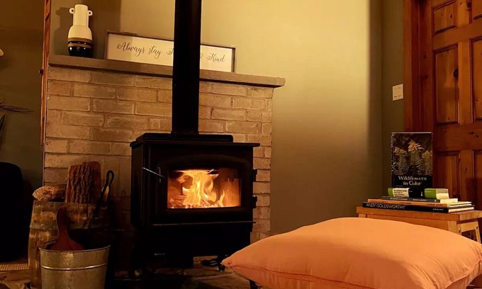 Caledon Cabina | Rustic cabin-inspired residence.