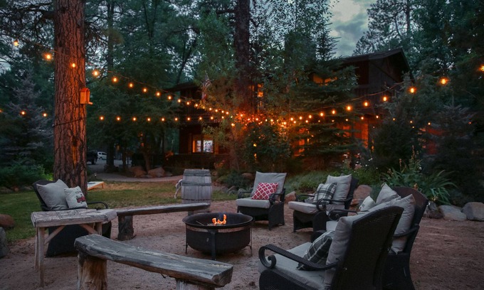 Munds Park Cabina | Rustic Cabin With Garden Oasis