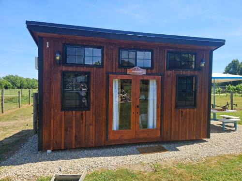 Morpeth Casa | Rustic Cabins Beside The Zoo