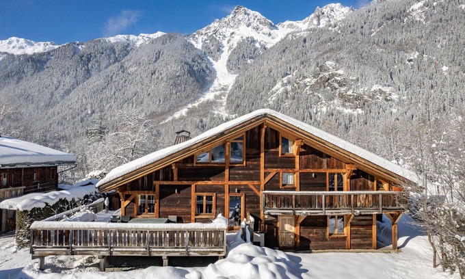 Les Praz-de-Chamonix Chalet De Esquí | Un refugio de montaña intemporal y sofisticado donde puedes relajarte con estilo