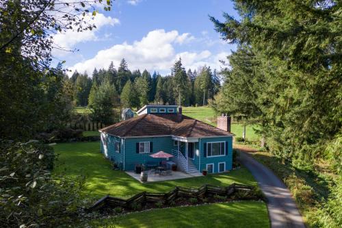 Mill Creek Casa | Rustic Chic Cottage near Mill Creek, Snohomish, Woodinville