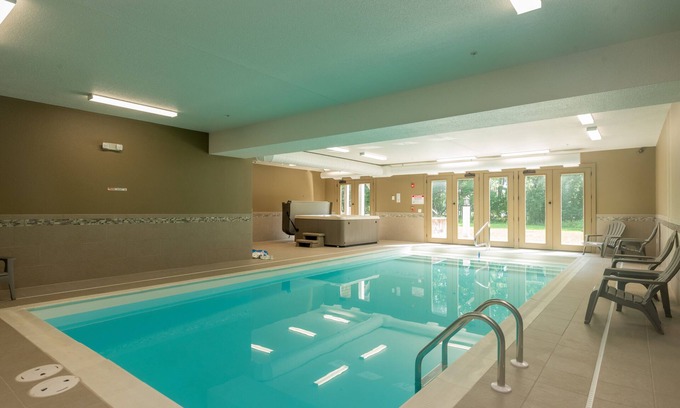 Waterfront Greens Casa | New! Beyond A Dream: Lakefront, Hot Tub, Pool!