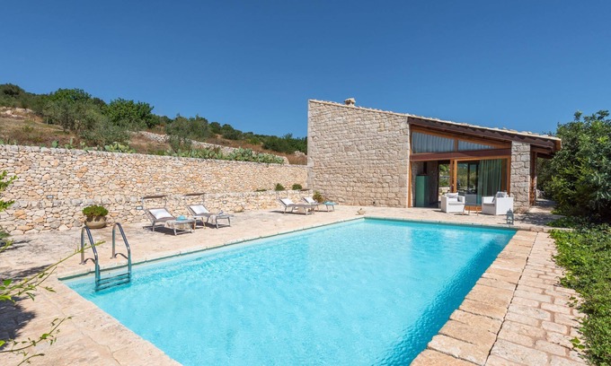 Ragusa Villa | Villa rústica y elegante con gran terraza, piscina privada, barbacoa y wifi ilimitado.