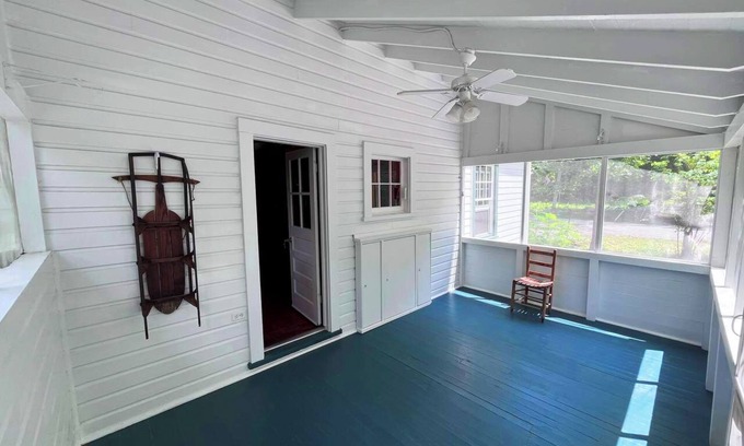 Bryans Road Chalet De Esquí | Rustic Colonial Chalet w/AC, only 40 minutes from Washington, D.C. - 2 bedrooms