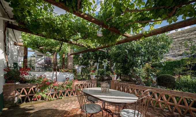 Padul Cabaña | Casa Rural en El Padul con terraza privada