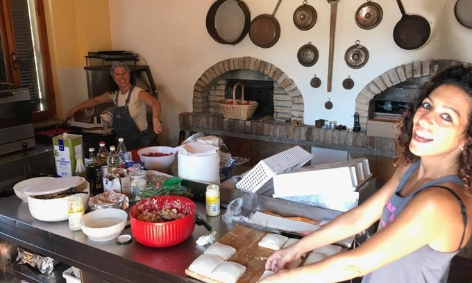 Nibbiano Cama Y Desayuno | Rustic cottage among hills and vineyards for families and friends