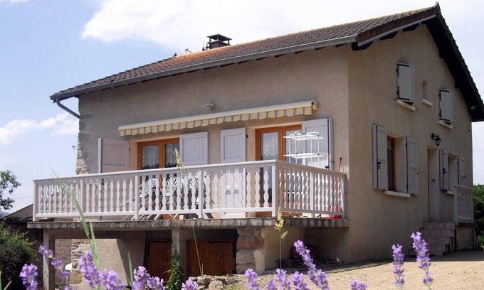 La Tuiliere Cabaña | Casa rural con terraza y jardín, se admiten animales