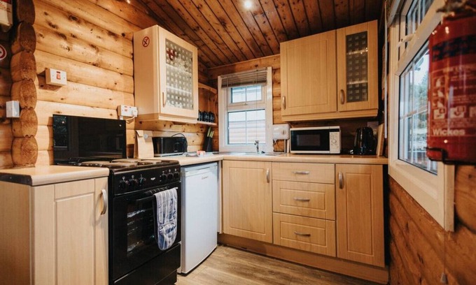 Bronaber Cabina | Rustic & Cozy 2 Bed Log Cabin Retreat