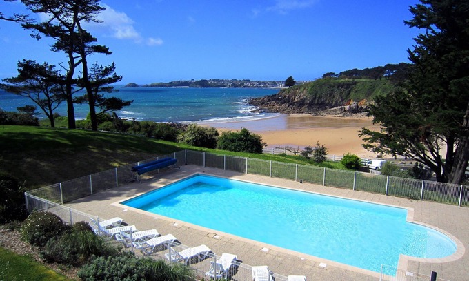 Plougonvelin Condominio | Rustic + Cozy Apartment | Direct Beach Access!