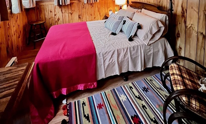 White Lake Cabaña | Rustic & Cozy little cabin in the whimsical hamlet of Smallwood