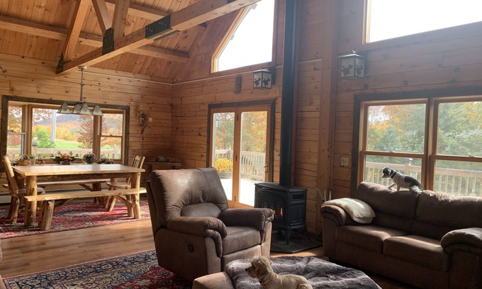 Jewett Cabina | Rustic Family Log Cabin 4 miles to Windham & Hunter Mountains
