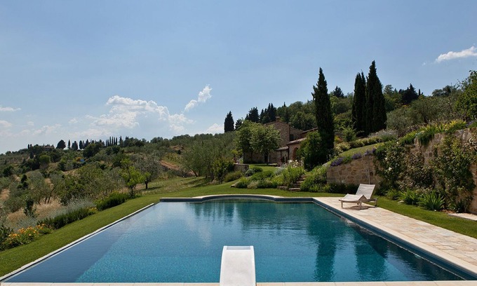 Greve in Chianti Otro | Casa de campo rústica con hermosa piscina, jardines y vistas en el centro de la Toscana