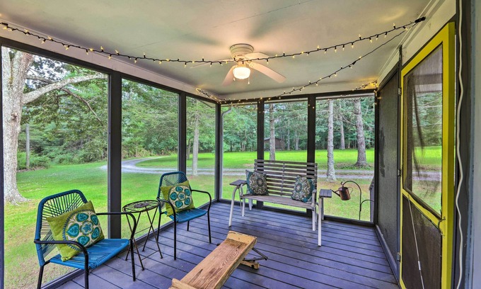 Seebert Cabina | Rustic Hideaway w/ Fire Pit < 1 Mi to River!