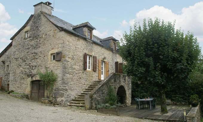 Pierrefiche Casa | Acogedora casa de vacaciones en Saint-Geniez-d'Olt con jardín
