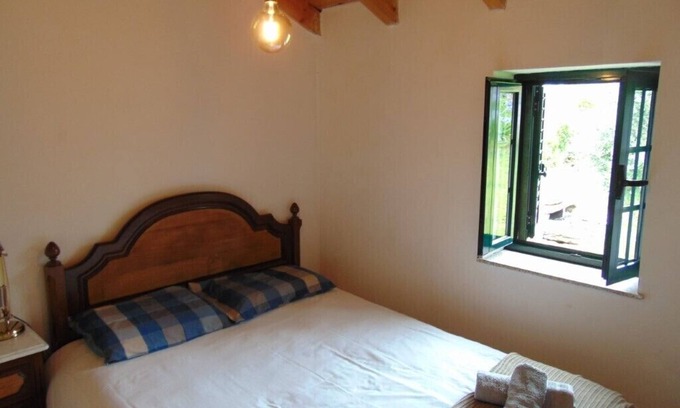 Cabracao Casa | Rustic House in the Mountains, Private Pool with Natural Water