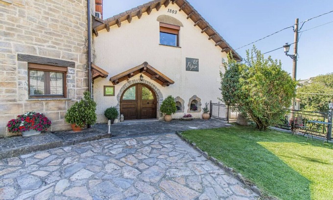 Senegue Casa | Casa Rústica en los Pirineos, ideal para familias