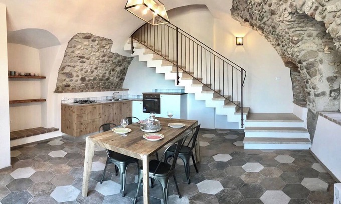 Ponti sul Mincio Casa | casa rústica con hermosas vistas del lago y las morrenas