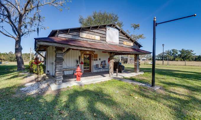 Wellborn Apartamento | Rustic Lake City Studio Near Ichetucknee Springs!