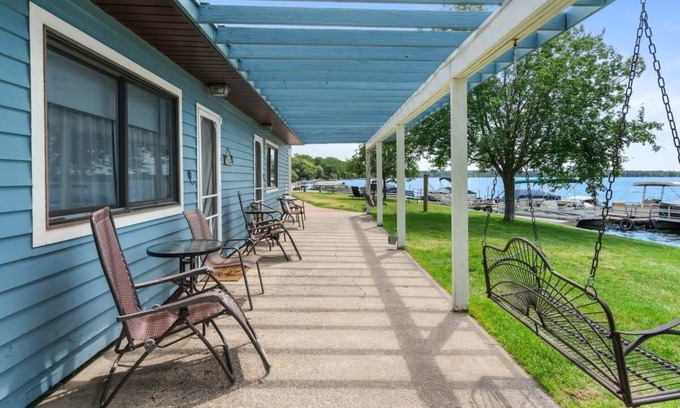Mayfield Apartamento | Rustic lakefront multi-unit with stunning views