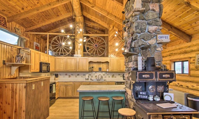 Livingston Casa | Rustic Livingston Ranch House with Mtn Views!