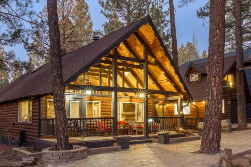 Munds Park Casa | Rustic Log Cabin in Munds Park