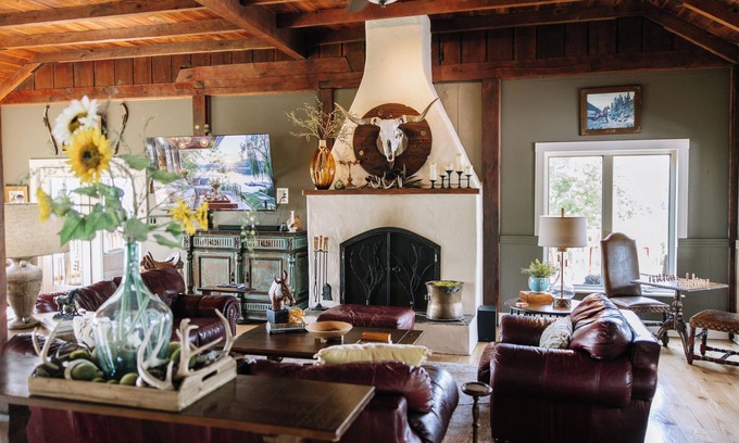 Beechgrove Cabina | Rustic Luxury Cabin w/ breathtaking views, stunning sunsets, & minutes from I24
