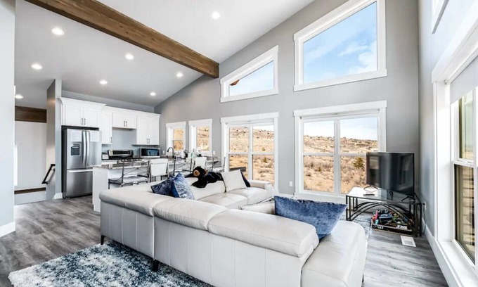 Fish Haven Cabina | Rustic Luxury Modern Cabin Mins to Lake, Trails