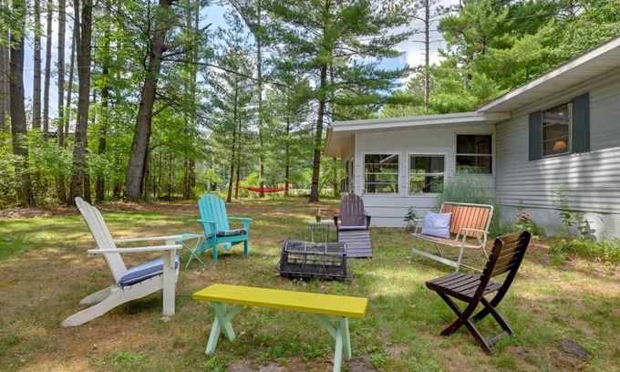 Mauston Casa | Rustic Mauston Retreat Walk to Castle Rock Lake