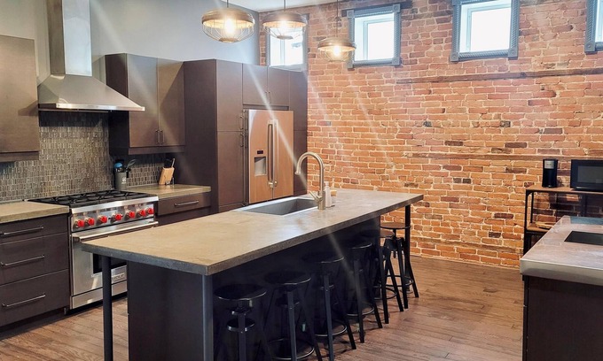 Brighton Apartamento | Rustic-Meets-Modern 3BR Stay in Brighton | Walk to Shops & Parks