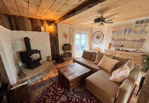 Consecon Casa | Rustic Modern Home and Spa