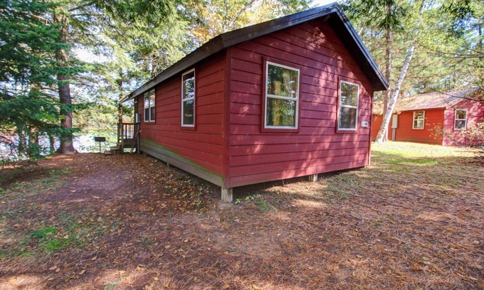 Lac du Flambeau Cabina | Rustic, Northern Wisconsin Lakeside Cabin w/dock. Family & Pet Friendly!