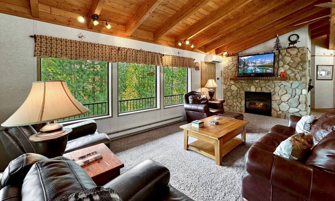 Cascade Apartamento | Rustic Pines .
