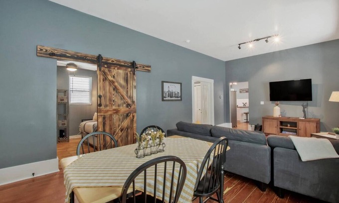 Wichita Casa | Rustic Retreat - Cute and Cozy! Centrally Located