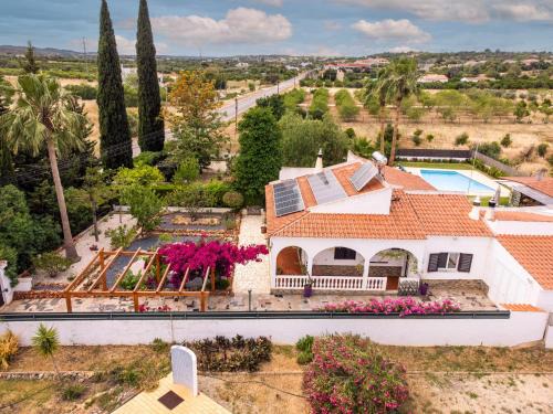 Silves Villa | Rustic Retreat in Algoz