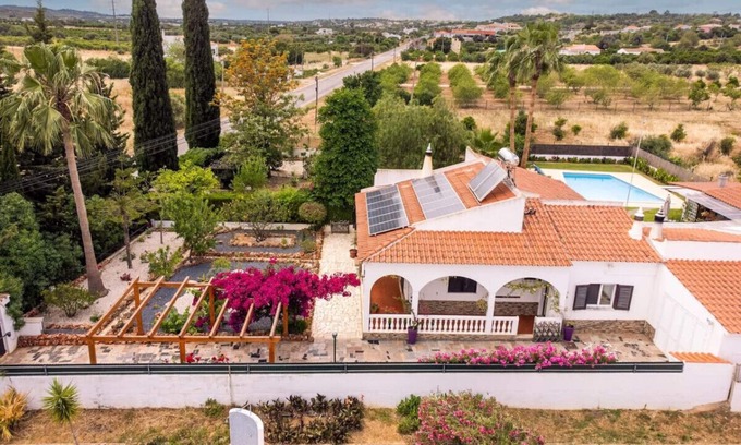 Silves Villa | Retiro Rústico en Algoz