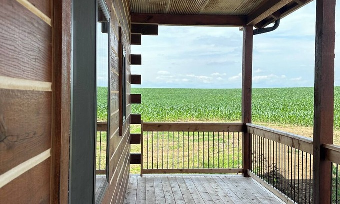 Wakenda Cabina | Rustic Retreat - Quiet Cabin on Scenic Countryside