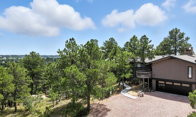 Rustic Hills Casa | Rustic Retreat - Private Suite