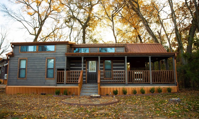Mount Vernon Cabina | Rustic Retreat W/ One Bedroom & loft With Outdoor Fireplace