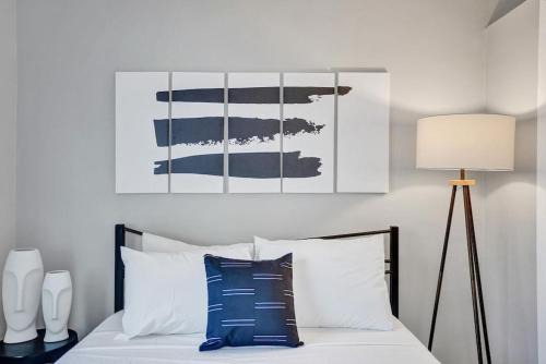 Poinciana Park Apartamento | Rustic Retreats Spacious 1BR For 4 guests In The Heart of Fort Lauderdale