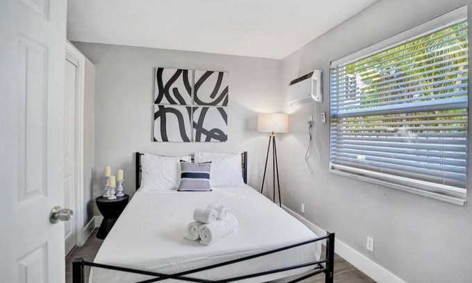 Poinciana Park Apartamento | Rustic Retreats: Beachy 1BR in the heart of Fort Lauderdale