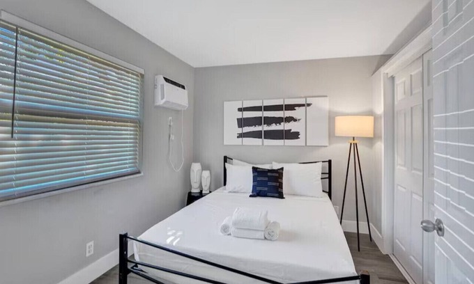 Poinciana Park Apartamento | Rustic Retreats: Beachy 1BR in the heart of Fort Lauderdale
