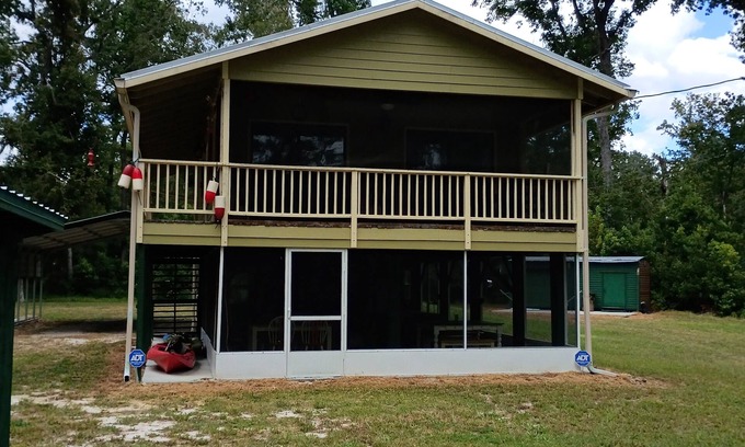 Branford Cabina | Rustic River Cabin 2-bedroom cabin in Branford near Santa Fe River