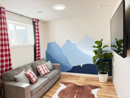 Southeast Calgary Apartamento | Rustic Rocky Retreat