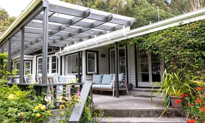 Hawke's Bay Region Casa | Rustic Rural Retreat - Havelock North