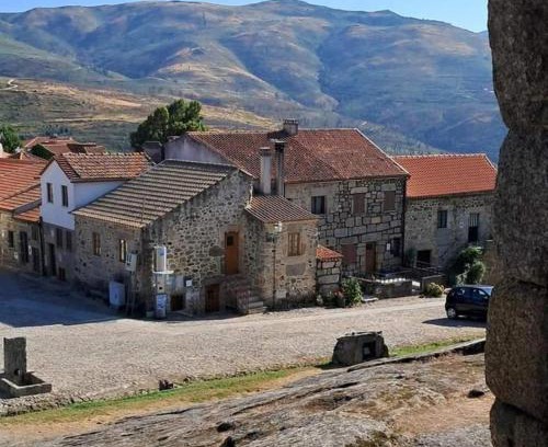 Vila Ruiva Casa | Rustic Terrace2 Bedrooms Farm House