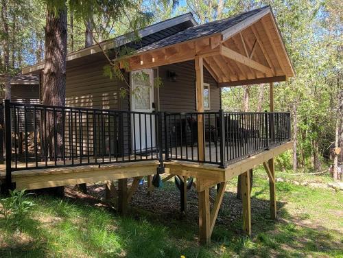 Elba Casa | Rustic Tree House with Woodland Valley Views in Elba, Minnesota